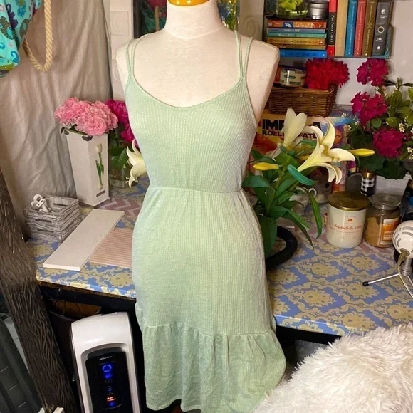 🌷 Caution To The Wind🌷 Mint Green Ribbed Ruffle Dress - Picture 2 of 5